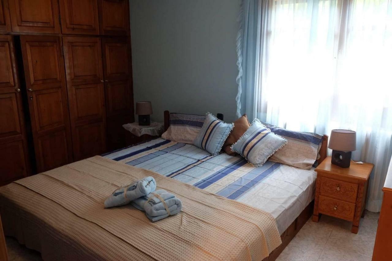 Villa Sofia Marathos  エクステリア 写真